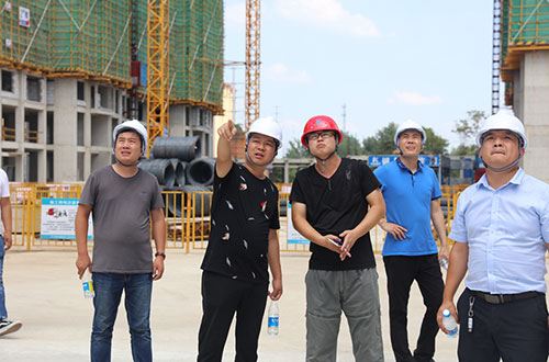 董事長(zhǎng)在一線(xiàn)巡檢